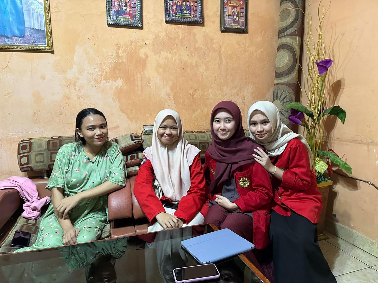 KUNJUNGAN PERTAMA DAN PERKENALAN DENGAN IBU ANTI